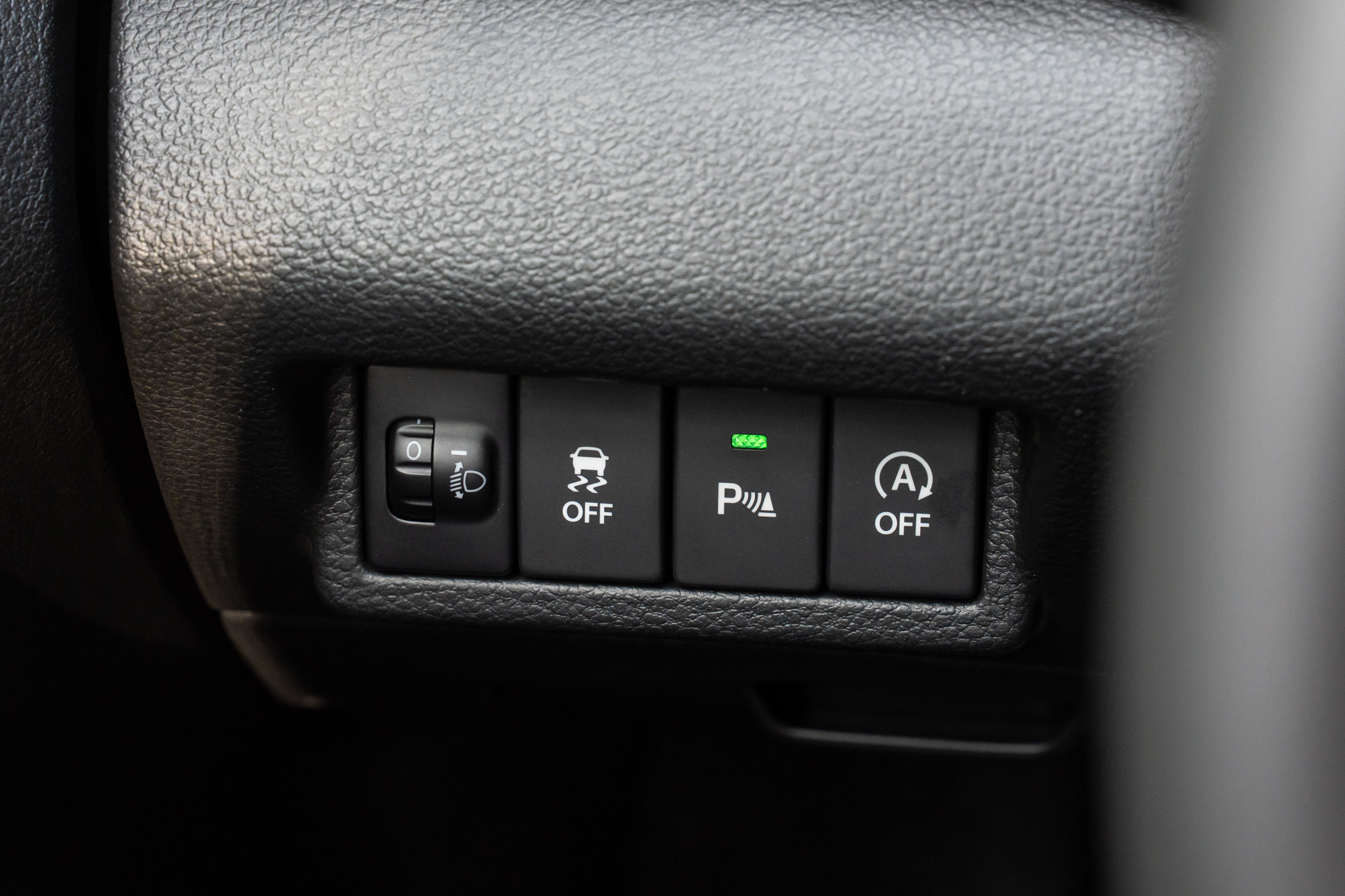 Suzuki XL7 2026 ra mắt Việt Nam: Giá từ gần 570 triệu đồng, thiết kế tinh chỉnh bắt mắt hơn, thêm bản 'base' mới rẻ hơn cạnh tranh Xpander - Ảnh 22.