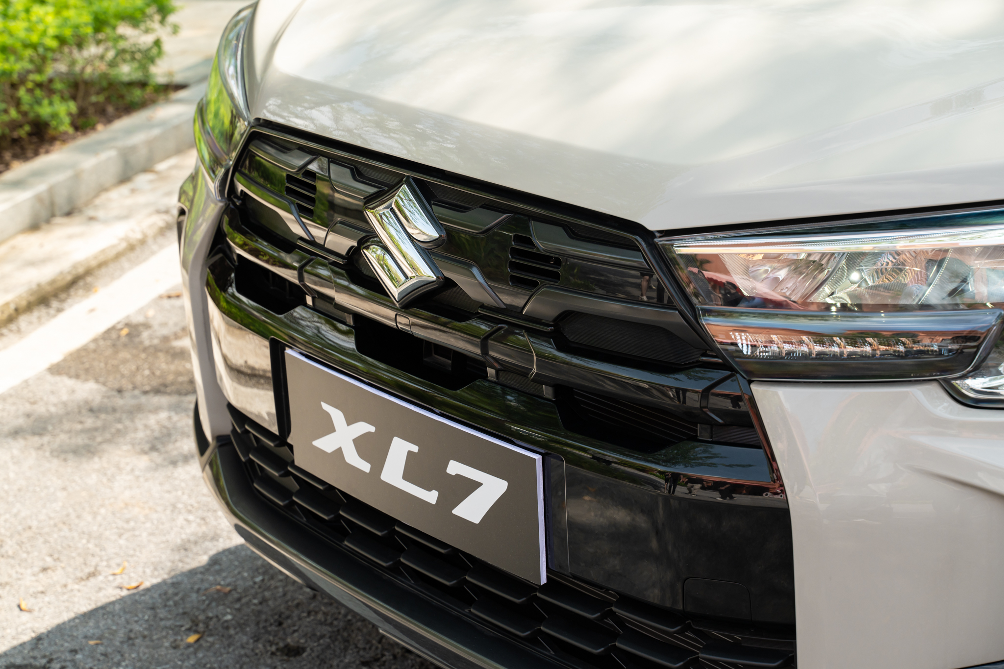 Suzuki XL7 2026 ra mắt Việt Nam: Giá từ gần 570 triệu đồng, thiết kế tinh chỉnh bắt mắt hơn, thêm bản 'base' mới rẻ hơn cạnh tranh Xpander - Ảnh 3.