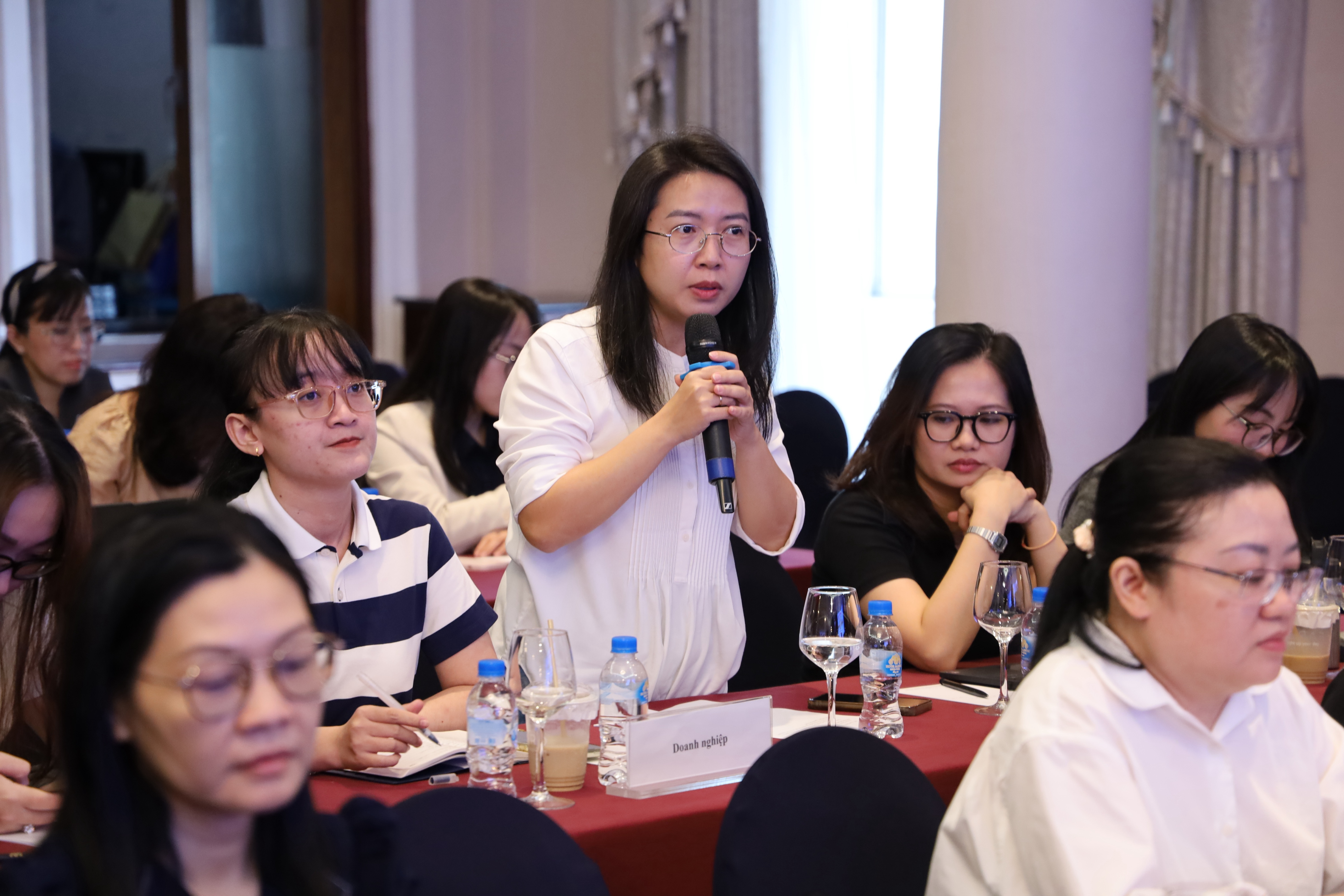 TP. Hồ Chí Minh gỡ vướng thủ tục đầu tư, tạo thuận lợi cho doanh nghiệp