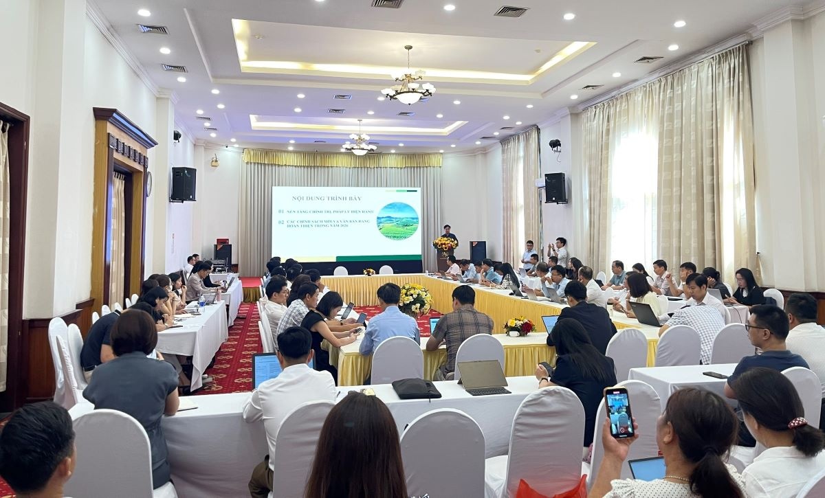 Quang cảnh diễn đàn Quang cảnh diễn đàn
