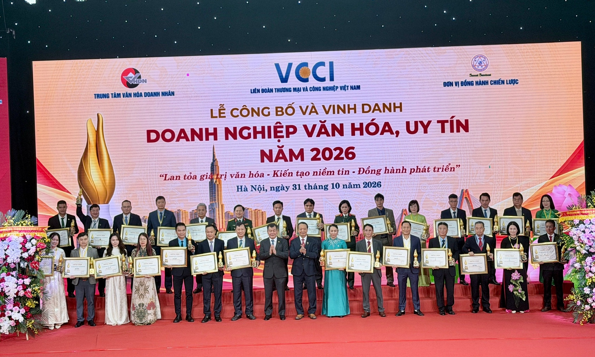Top 30 doanh nghiệp được lựa chọn và công nhận danh hiệu Doanh nghiệp Văn hóa, Uy tín năm 2026. Ảnh: Viết Chung Top 30 doanh nghiệp được lựa chọn và công nhận danh hiệu Doanh nghiệp Văn hóa, Uy tín năm 2026. Ảnh: Viết Chung