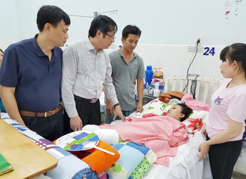Công đoàn NHCSXH hỗ trợ chị Dương Thị Thắm 450 triệu đồng