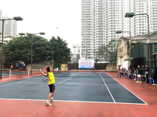 Giao lưu CLB Tennis NHNN TW: Thắm đượm tình đoàn kết