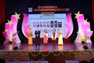 Herbalife Việt Nam lần thứ 6 nhận giải thưởng “Sản phẩm vàng vì sức khỏe cộng đồng”