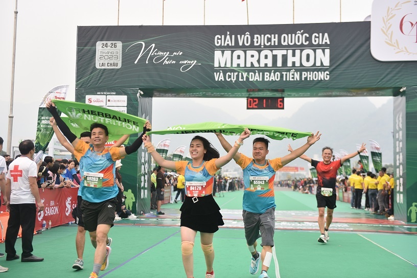Giải Marathon báo Tiền Phong 2023 thu hút hơn 4.000 vận động viên tham gia