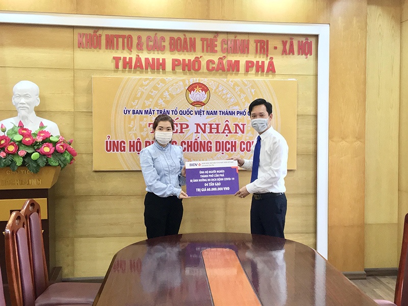 BIDV Chi nhánh Cẩm Phả ủng hộ 4 tấn gạo giúp đỡ người nghèo