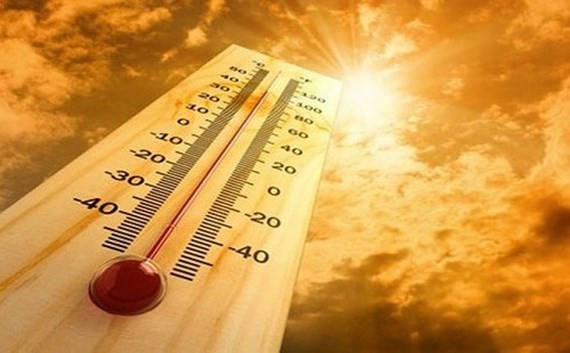 Trung Trung Bộ nắng nóng, có nơi trên 38 độ C