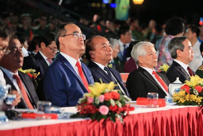 Cầu truyền hình “Hồ Chí Minh - Sáng ngời ý chí Việt Nam”