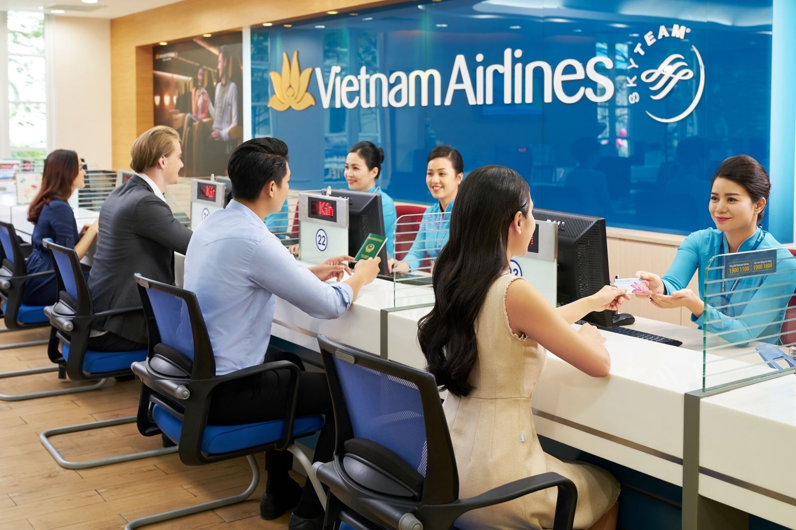 “Mua 1 tặng 1” và giảm 25% giá vé máy bay nhân dịp sinh nhật Vietnam Airlines