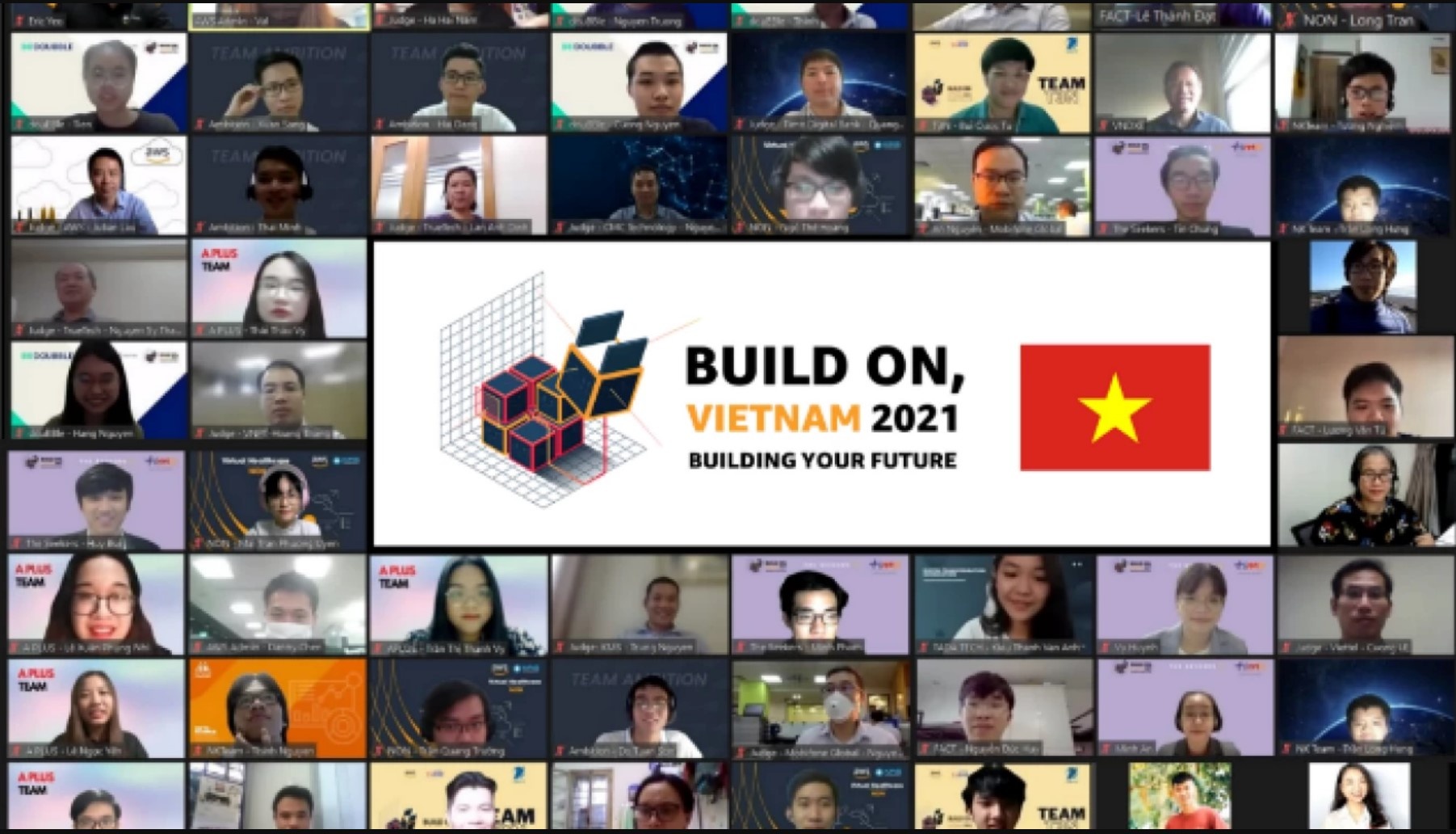 sinh vien cuoc thi build on vietnam 2021 muon chuyen doi day va hoc truc tuyen voi aws