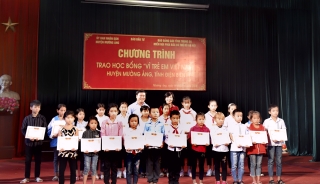 SeABank trao tặng nhà cho hộ nghèo và học bổng khuyến học tại Điện Biên