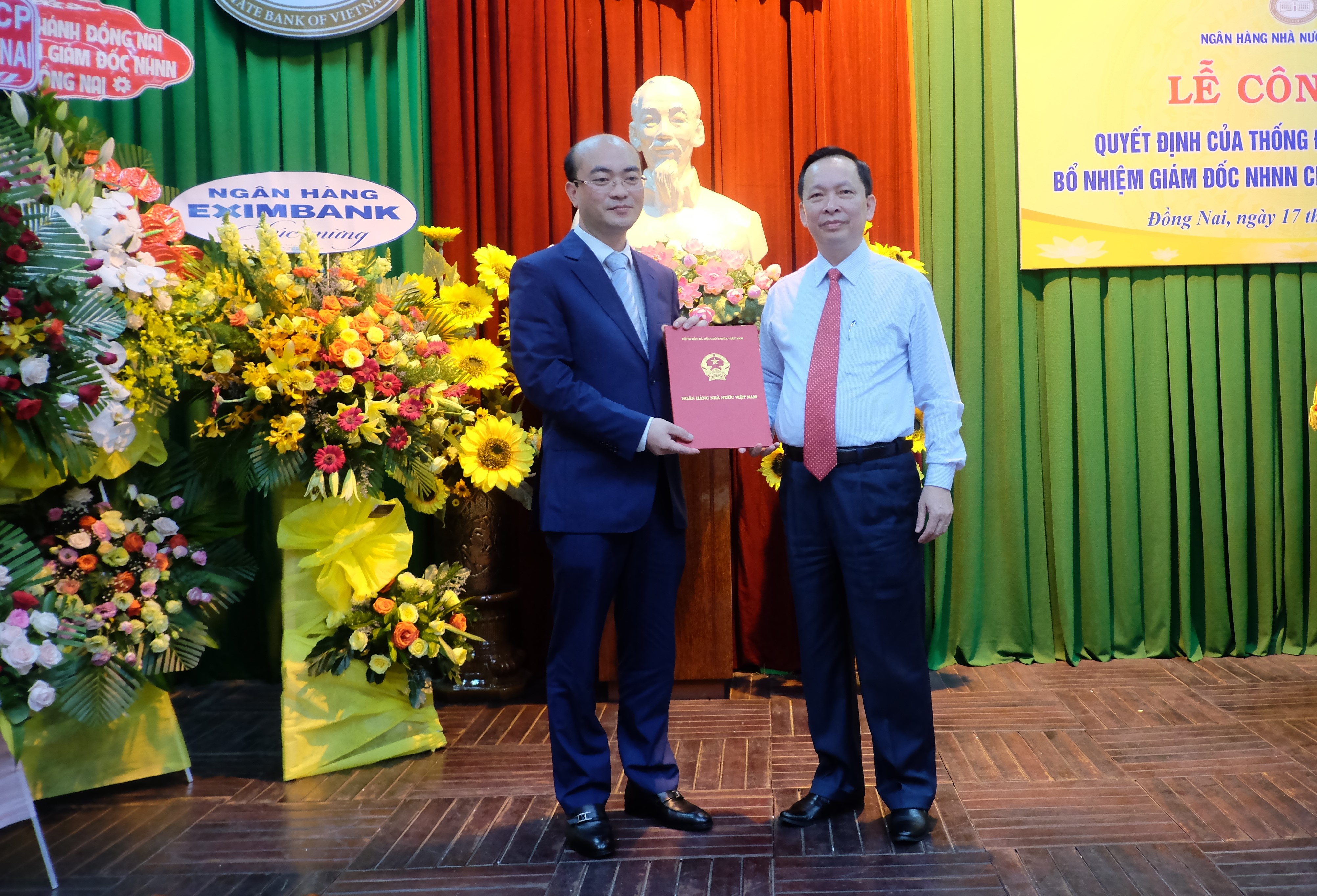 Phó Thống đốc Đào Minh Tú trao quyết định bổ nhiệm Giám đốc NHNN Chi nhánh Đồng Nai và làm việc với các TCTD
