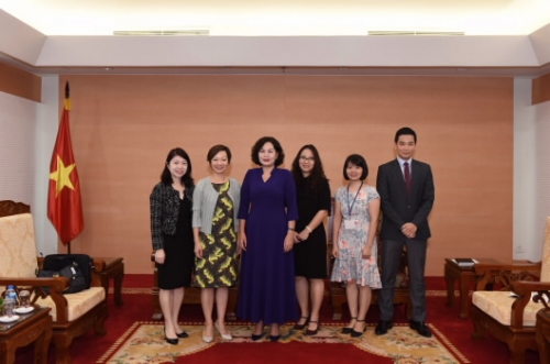 Phó Thống đốc Nguyễn Thị Hồng tiếp Giám đốc Học viện Quản lý tài sản của Singapore