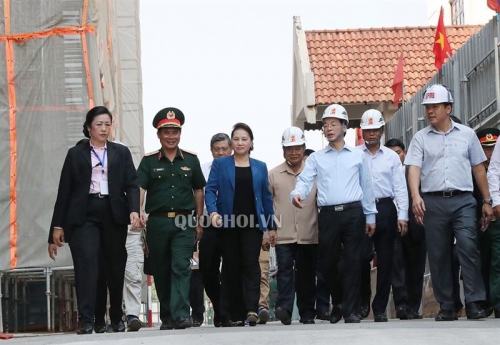 Chủ tịch Quốc hội kết thúc tốt đẹp chuyến thăm CHDCND Lào