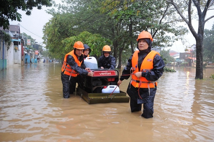 Viettel triển khai cấp tốc chính sách hỗ trợ người dân chịu ảnh hưởng của bão Noru