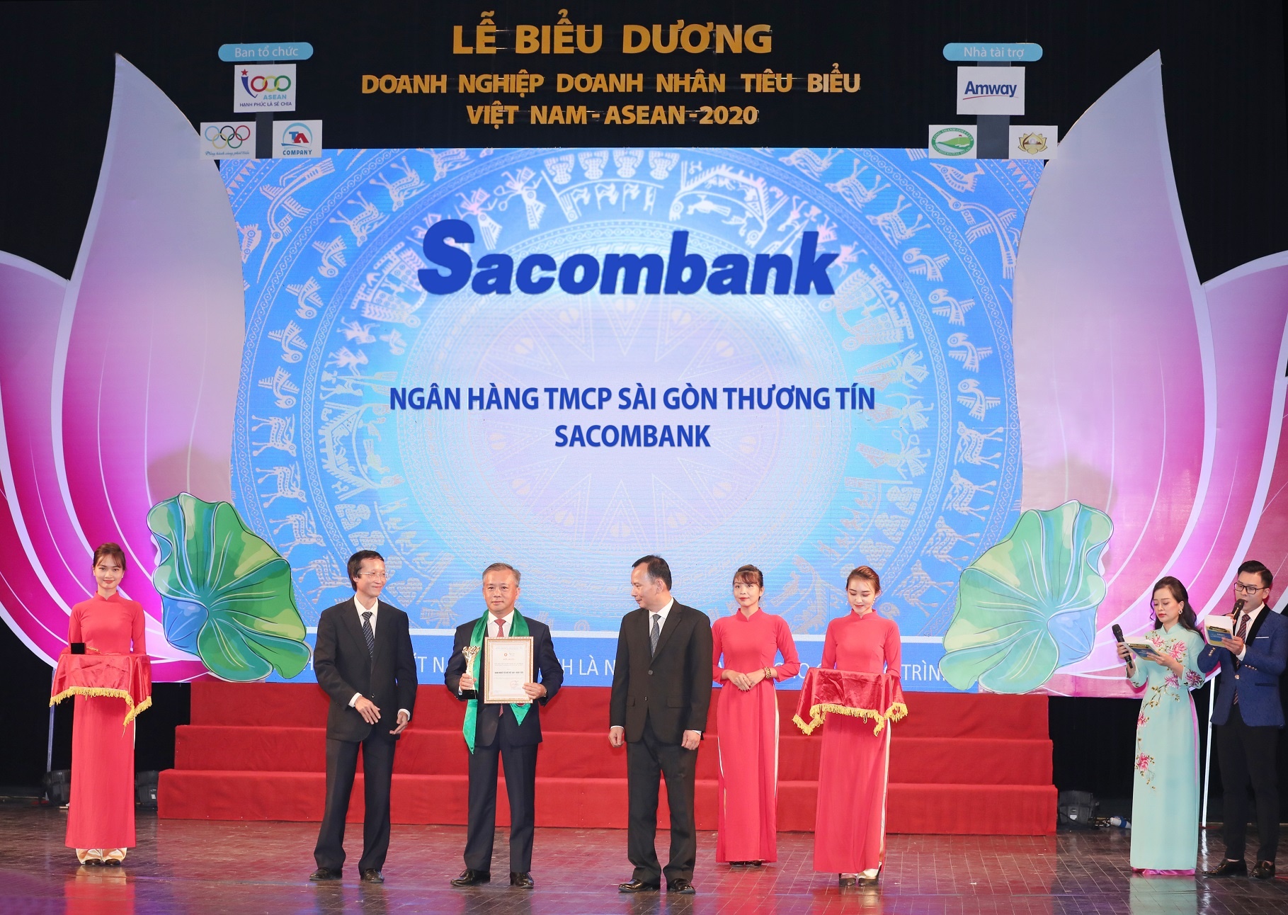 Sacombank đạt giải thưởng doanh nghiệp tiêu biểu Asean