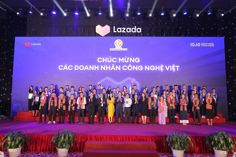 Hưởng ứng Ngày Chuyển đổi số quốc gia 10/10: Lazada tổ chức Lễ tôn vinh Doanh nhân Công nghệ Việt Nam