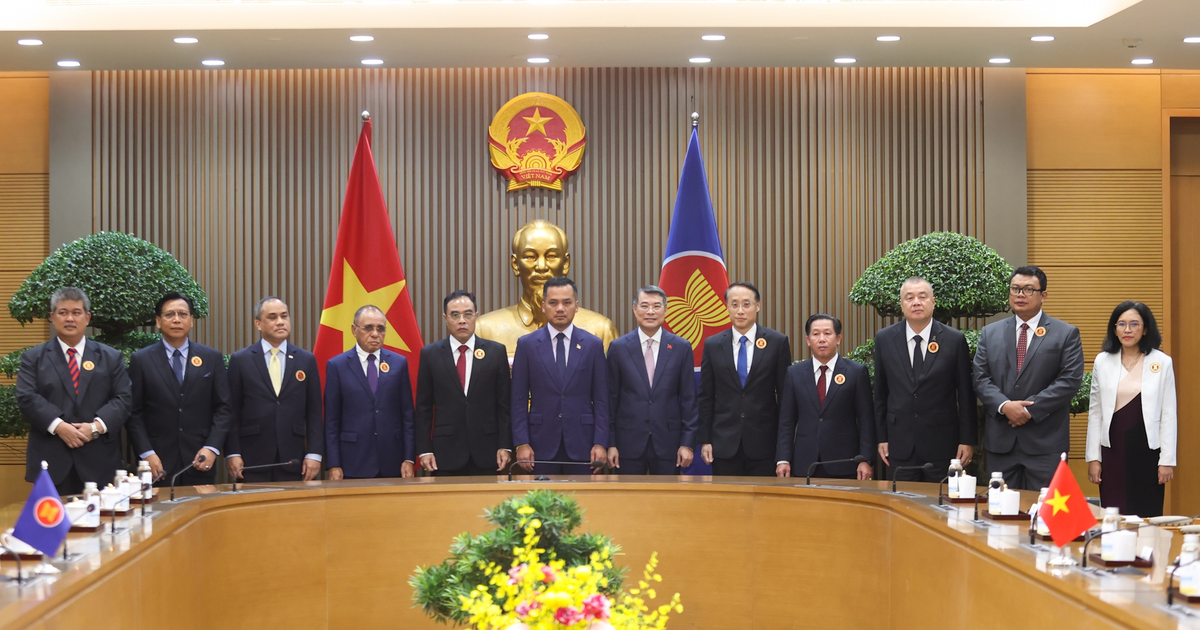 Thủ tướng tiếp đoàn lãnh đạo cơ quan thực thi pháp luật các nước ASEAN