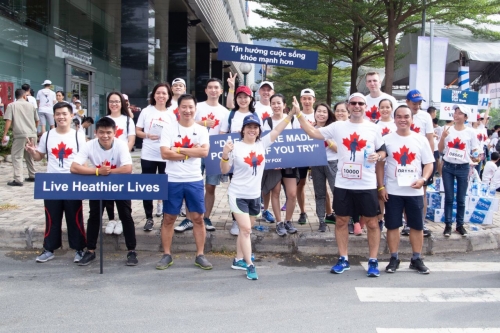 Sun Life Việt Nam tham gia giải chạy bộ ủng hộ quỹ nghiên cứu bệnh ung thư  