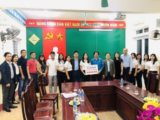 Khối thi đua các tổ chức sự nghiệp NHNN hướng về miền Trung yêu thương
