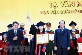 Hà Nội tuyên dương 98 thủ khoa xuất sắc tốt nghiệp các trường đại học