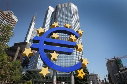 ECB giữ nguyên chính sách song đã thay đổi quan điểm