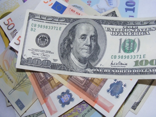 Euro tăng lên cao nhất trong 5 tháng so với USD sau vòng bầu cử đầu tiên ở Pháp