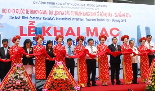 200 DN, tổ chức tham dự Hội chợ EWEC – Đà Nẵng 2015