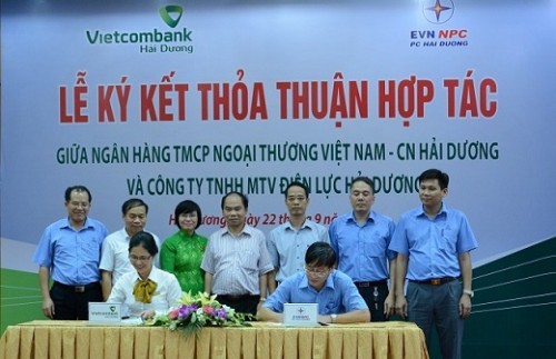 Vietcombank thu hộ tiền điện cho điện lực Hải Dương