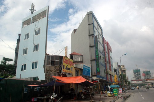 Hà Nội xử lý được thêm 252 nhà “siêu mỏng, siêu méo”