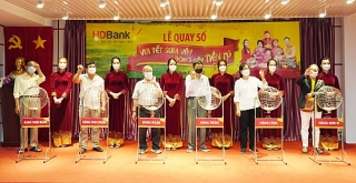 HDBank đã tìm ra “tỷ phú” trong chương trình “Vui Tết sum vầy - Đong đầy tiền tỷ”