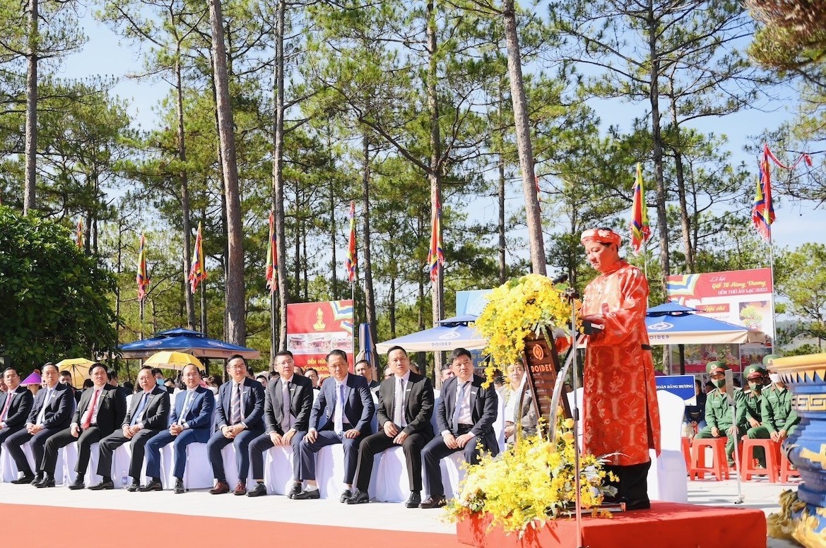 huong ve coi nguon dang huong tuong nho vua hung tai den tho au lac tinh lam dong