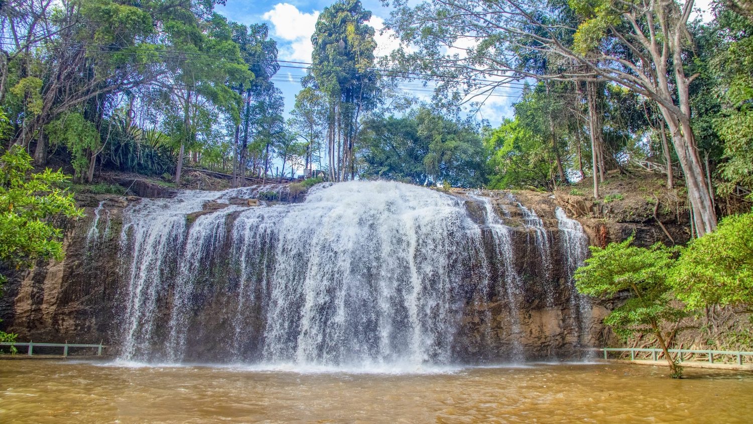 huong ve coi nguon dang huong tuong nho vua hung tai den tho au lac tinh lam dong