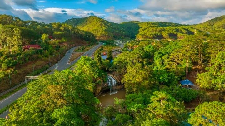 huong ve coi nguon dang huong tuong nho vua hung tai den tho au lac tinh lam dong