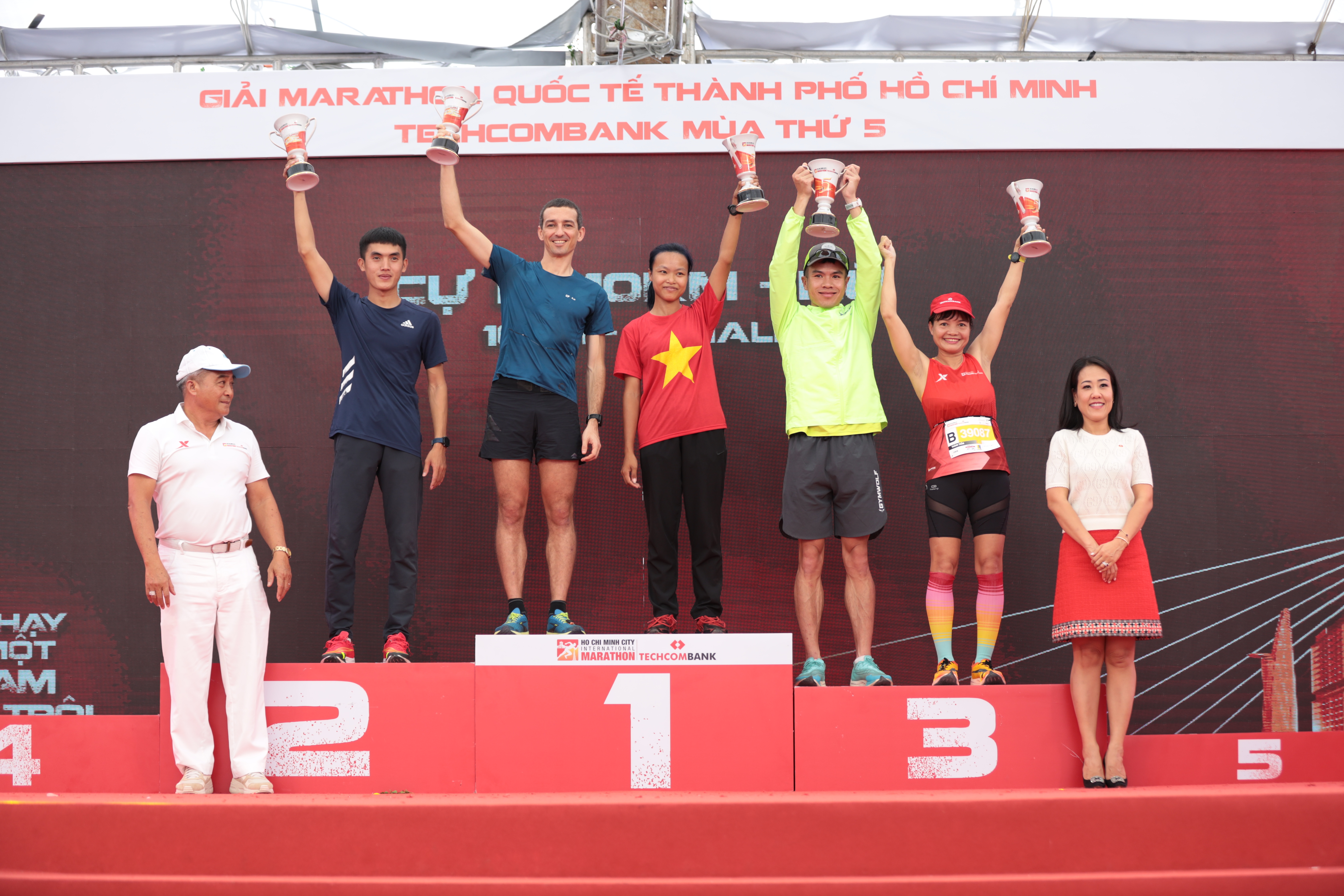 giai marathon quoc te tphcm techcombank mua thu 5 thanh cong tot dep