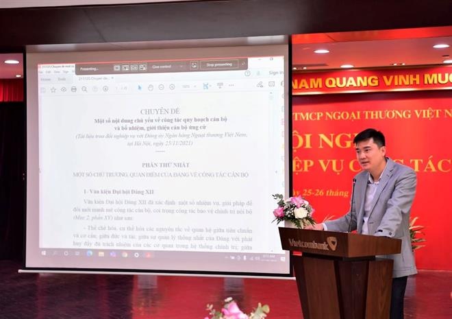vietcombank to chuc hoi nghi tap huan cong tac dang