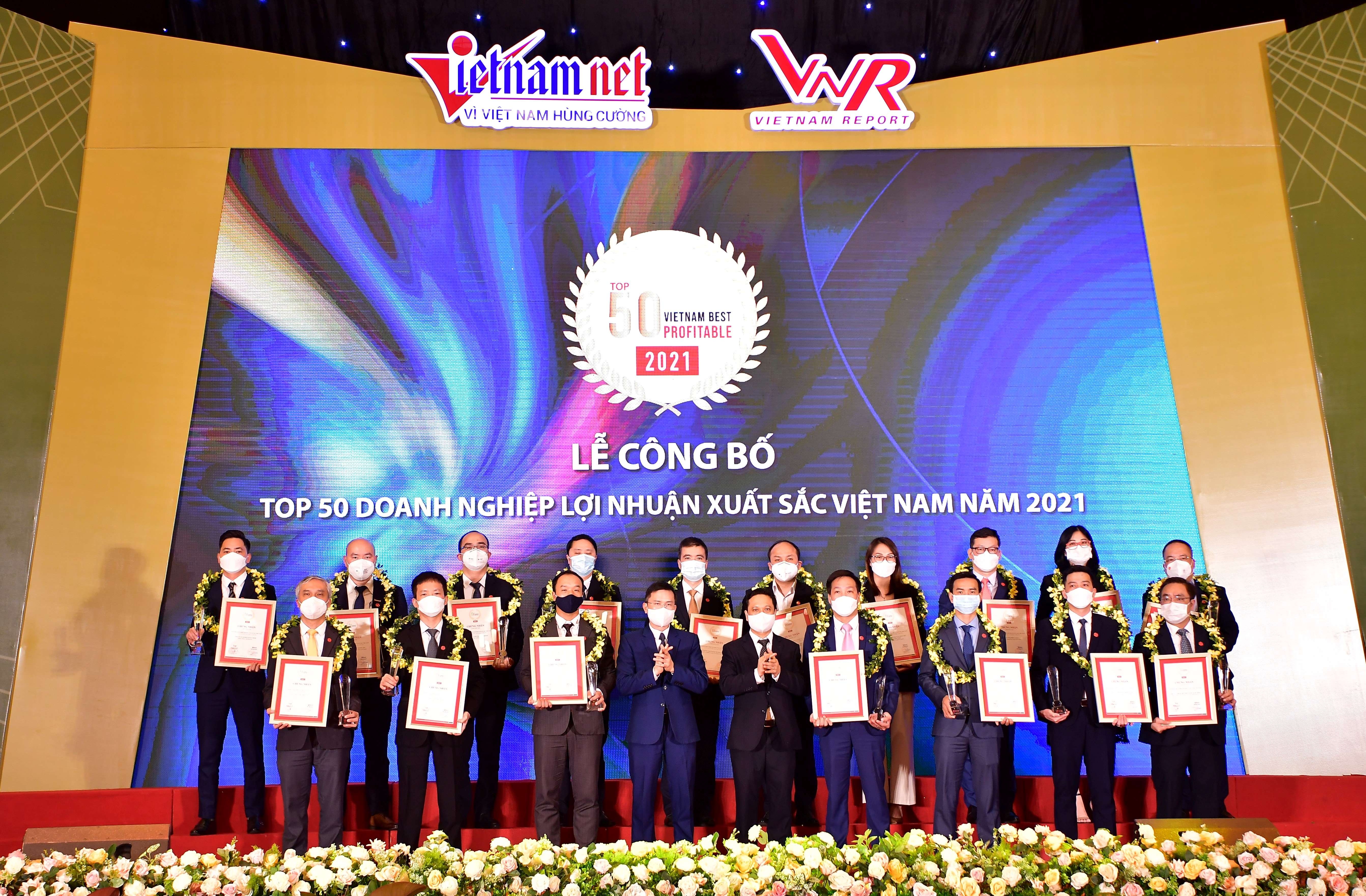 vietcombank dan dau cac ngan hang trong top 500 doanh nghiep co loi nhuan tot