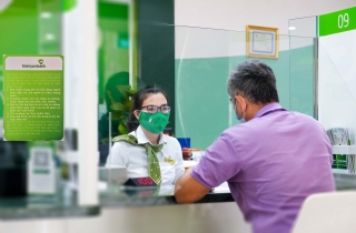 Vietcombank triển khai nhiều giải pháp giao dịch hiệu quả, an toàn dịp cuối năm