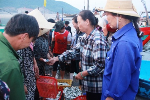 NHNN chỉ định 4 NHTM cho vay thu mua tạm trữ hải sản tại 4 tỉnh miền Trung