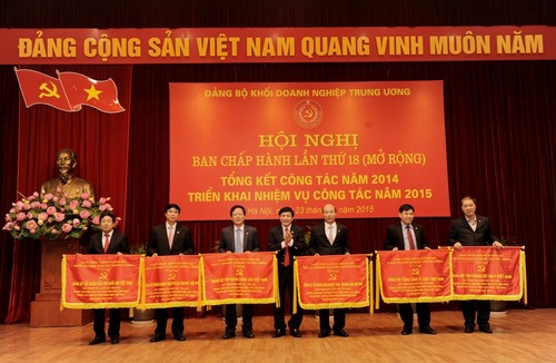 Đảng bộ Vietcombank được Đảng bộ Khối DNTW trao Cờ thi đua giai đoạn 2009-2014