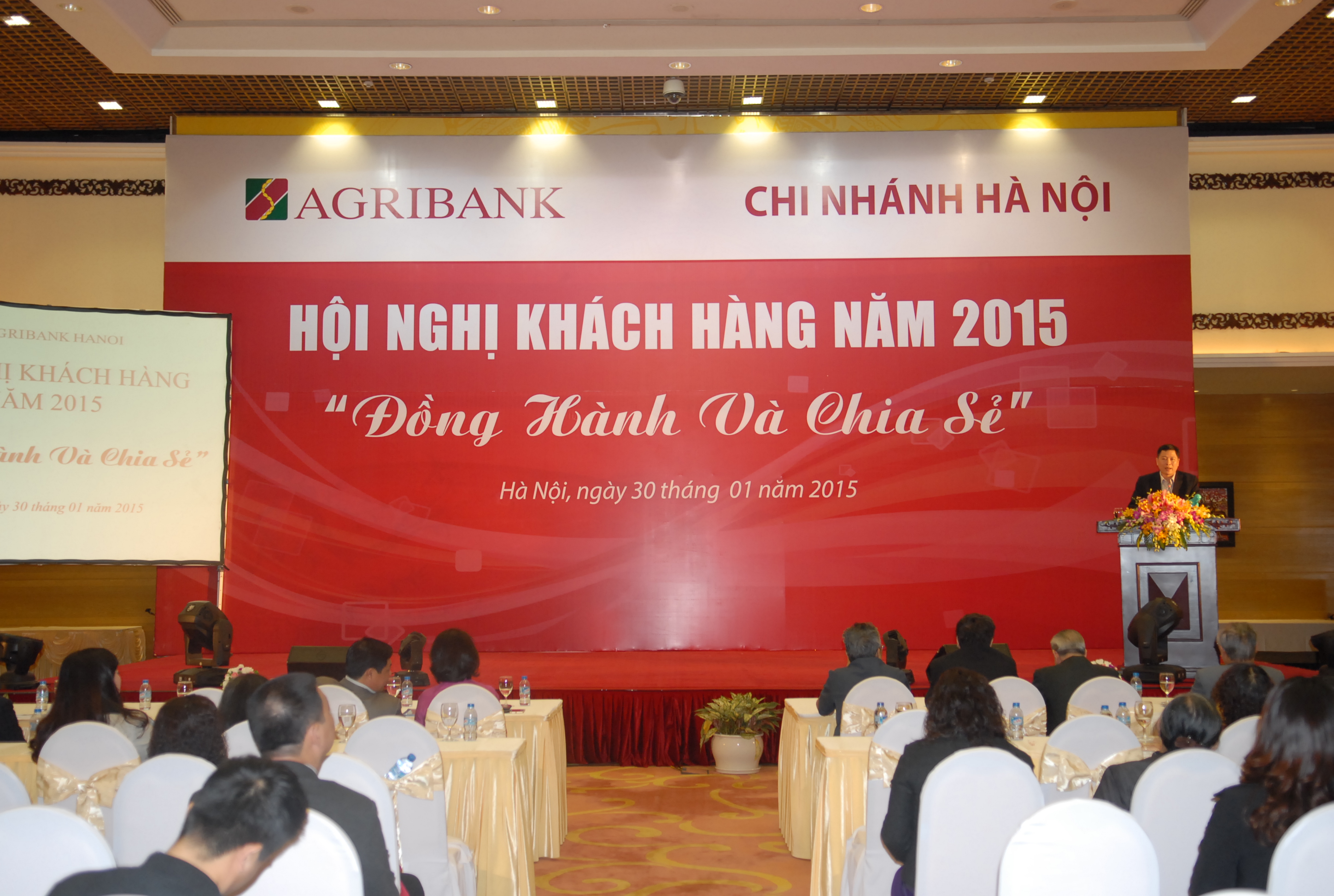 Agribank Hà Nội chia sẻ và đồng hành với khách hàng