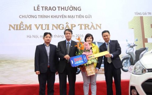 BIDV trao xe ô tô trị giá 500 triệu đồng cho khách hàng trúng thưởng