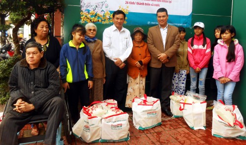 Bình Định: Các NHTM tặng hàng nghìn suất quà cho đồng bào nghèo