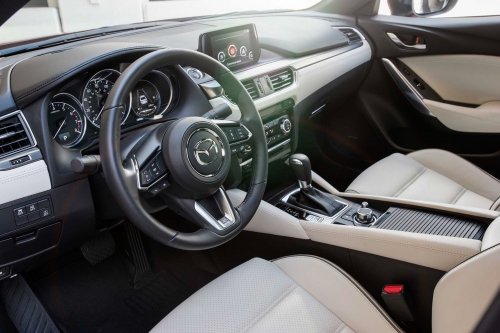 Mazda 6 2017 ra mắt với nhiều tính năng mới, giá từ 975 triệu đồng