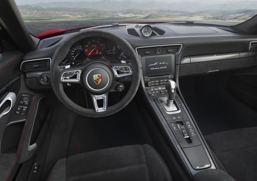 Porsche chính thức ra mắt 911 GTS 2017 với động cơ 3.0 tăng áp kép 450 HP