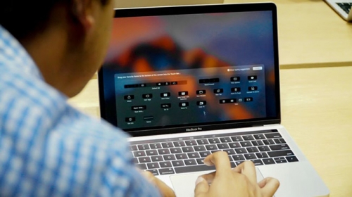 Apple giúp người dùng MacBook tiết kiệm pin bằng cách… giảm sáng màn hình