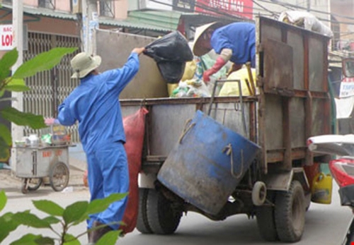 TP.HCM:​ Thay thế xe lấy rác bằng phương tiện mới