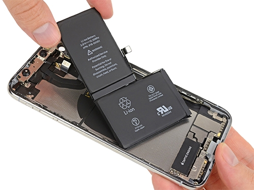 iPhone Xs có thể dùng pin của LG dung lượng 3.000 mAh