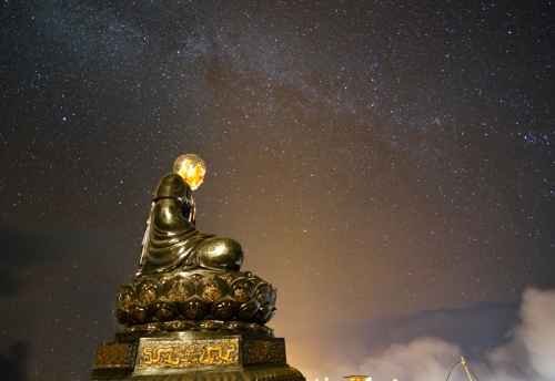 Trung ương Giáo hội Phật giáo Việt Nam tổ chức đại lễ cầu nguyện quốc thái dân an trên đỉnh Fansipan