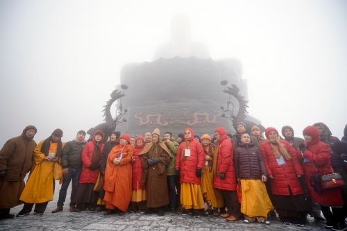 Trung ương Giáo hội Phật giáo Việt Nam tổ chức đại lễ cầu nguyện quốc thái dân an trên đỉnh Fansipan